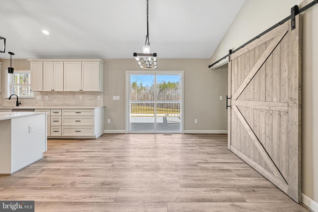 48 PINE DR