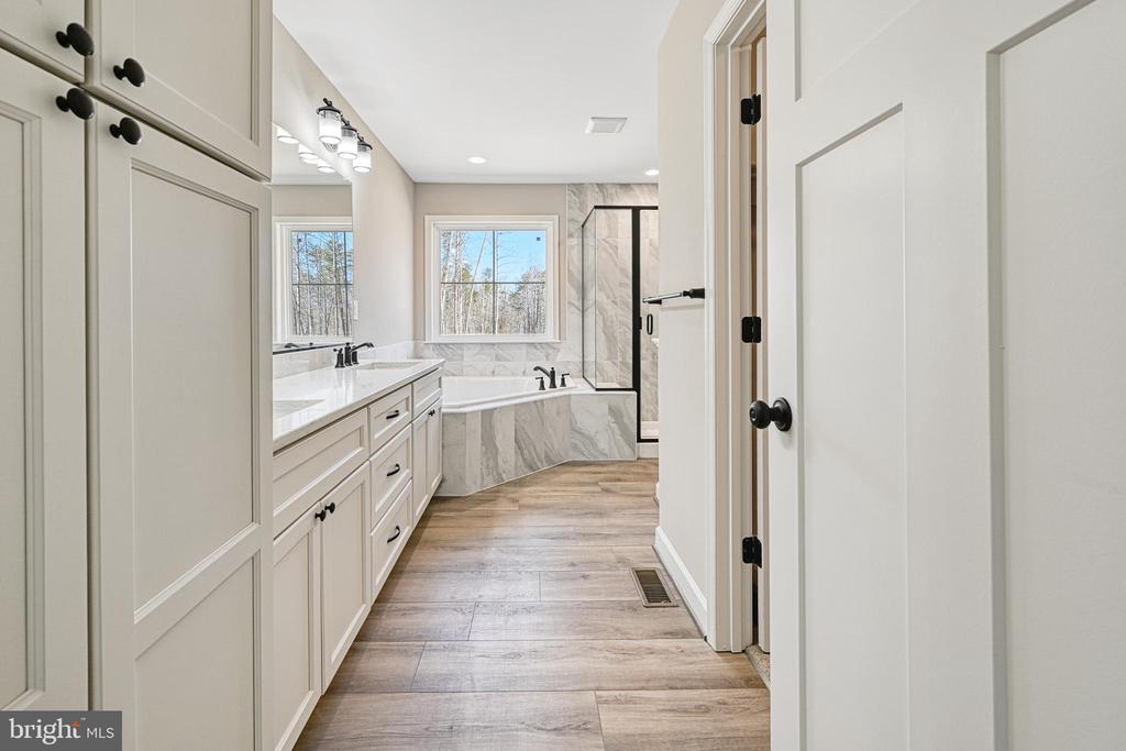 48 PINE DR