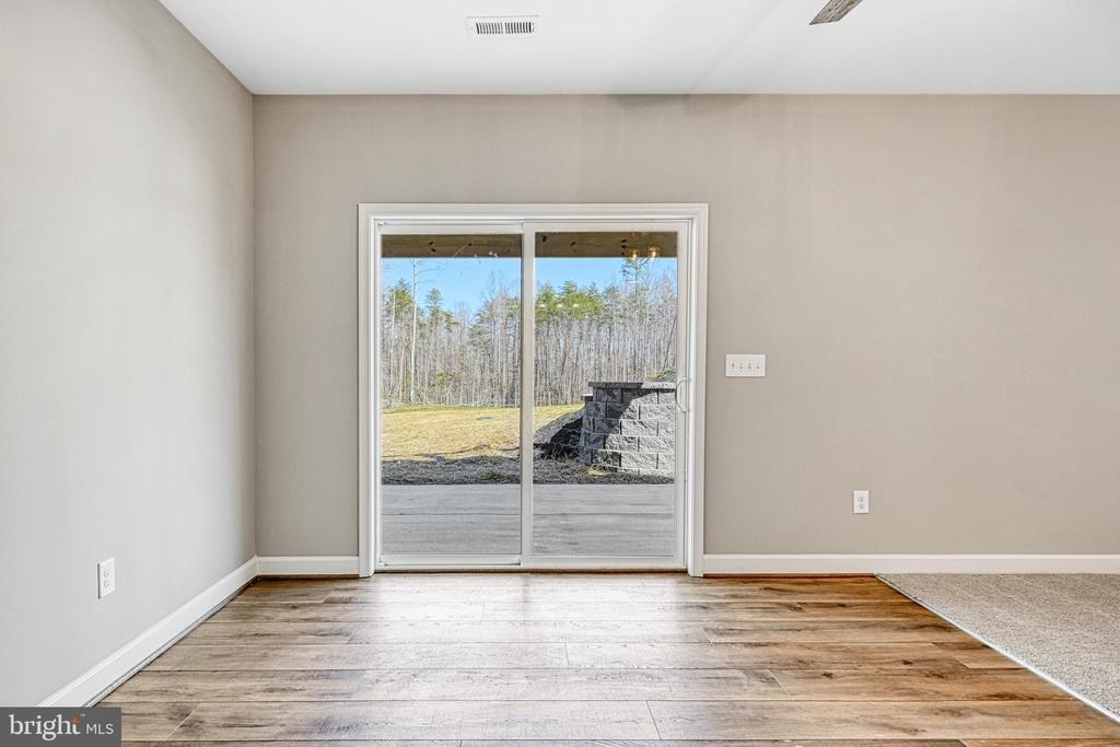 48 PINE DR