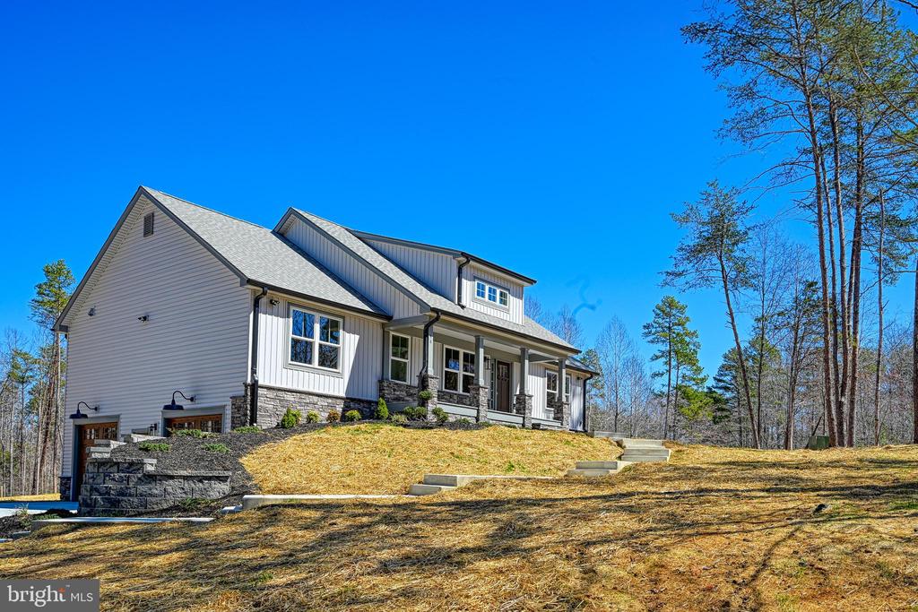 48 PINE DR