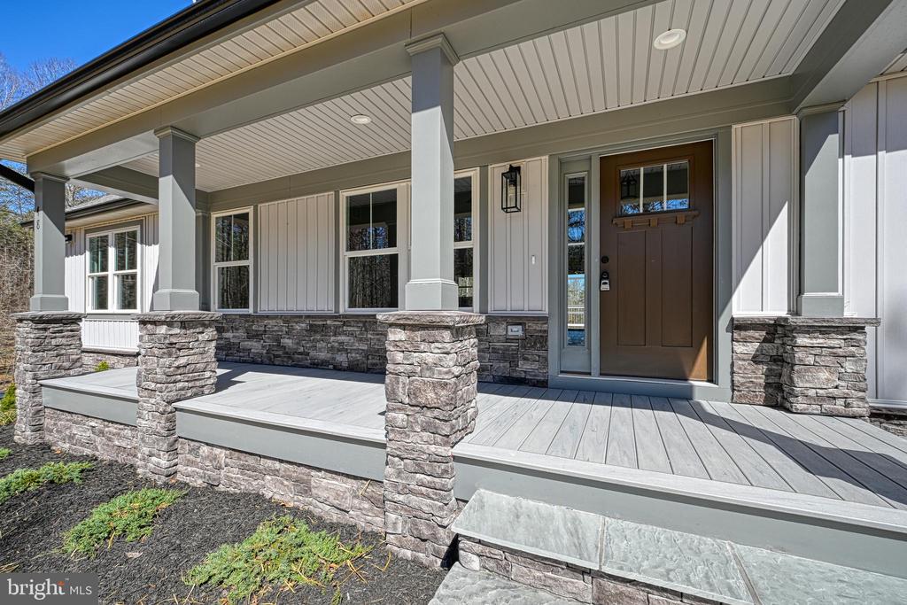 48 PINE DR