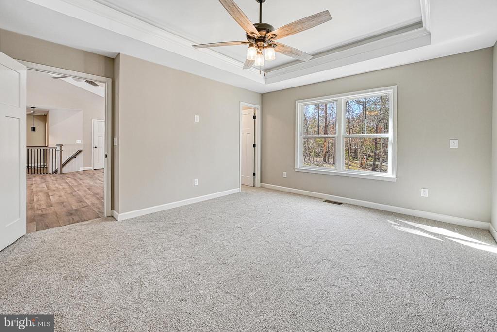 48 PINE DR