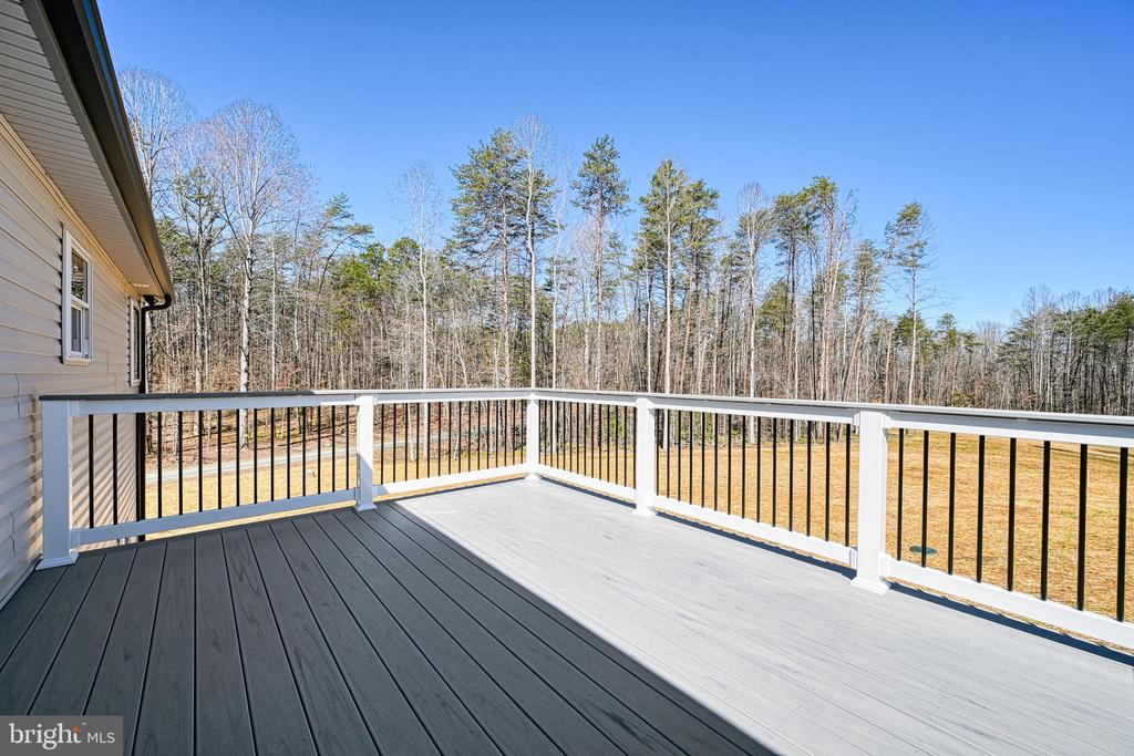 48 PINE DR