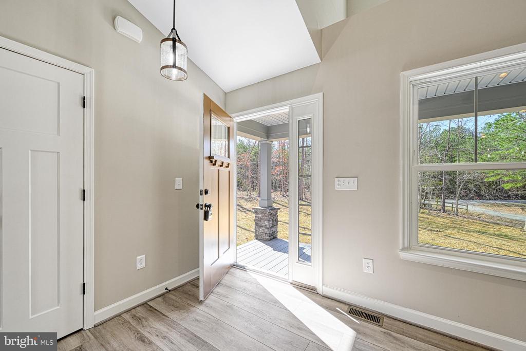 48 PINE DR