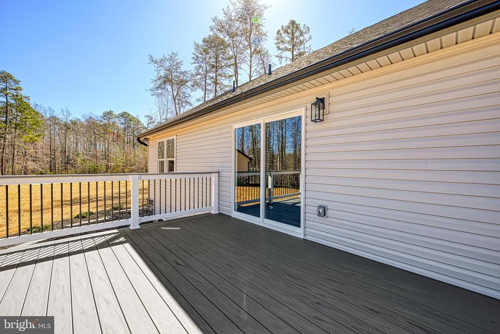 48 PINE DR