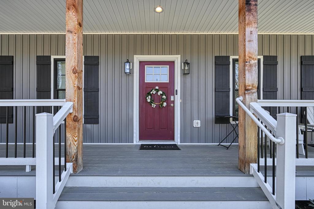 295 HEMLOCK LOOP