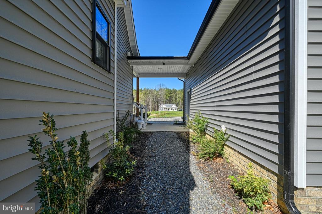 295 HEMLOCK LOOP