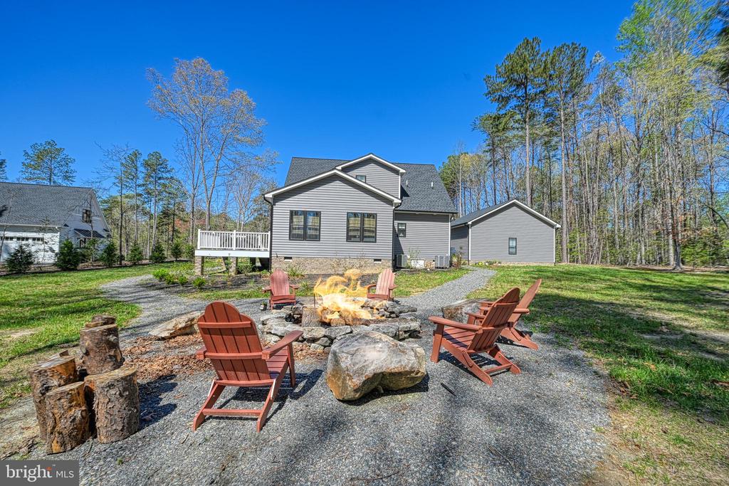 295 HEMLOCK LOOP