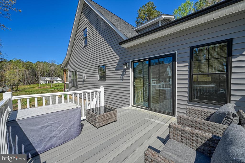 295 HEMLOCK LOOP