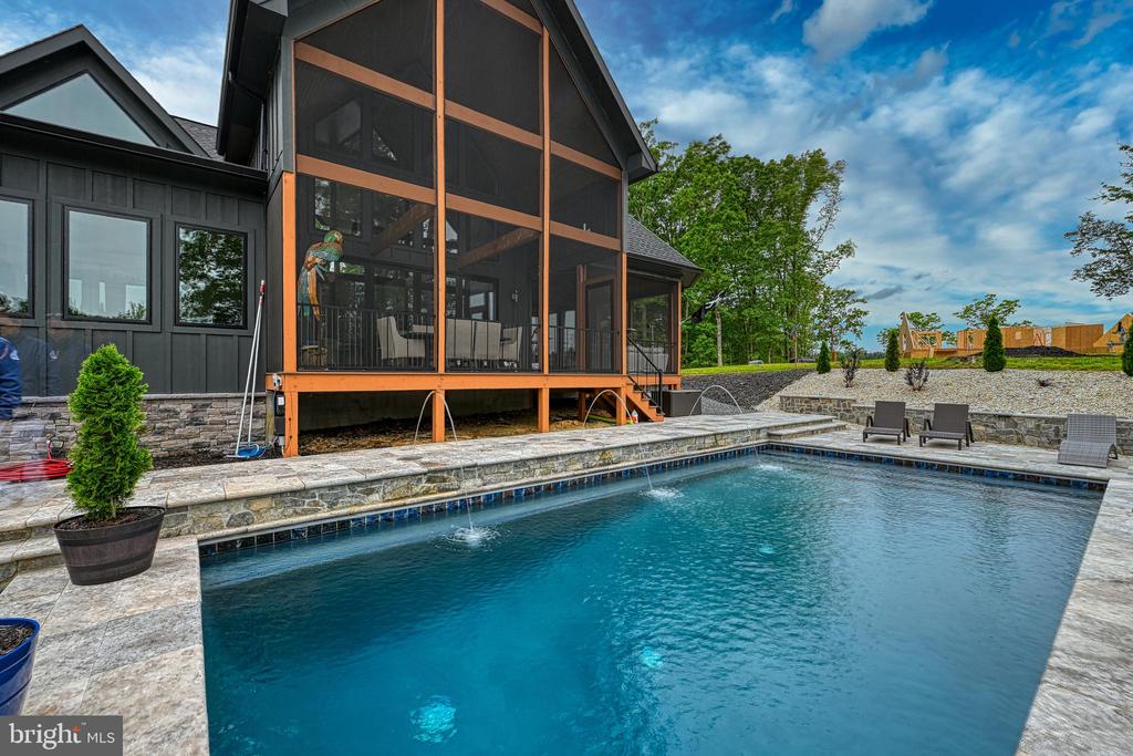 2 WOLFTRAP CT