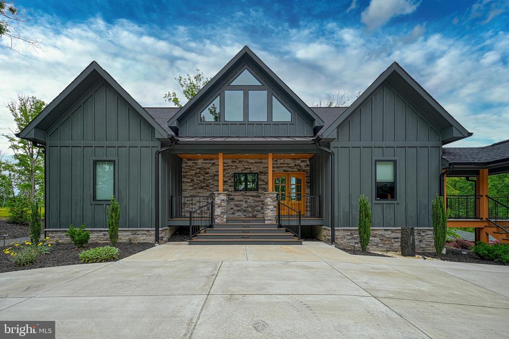 2 WOLFTRAP CT