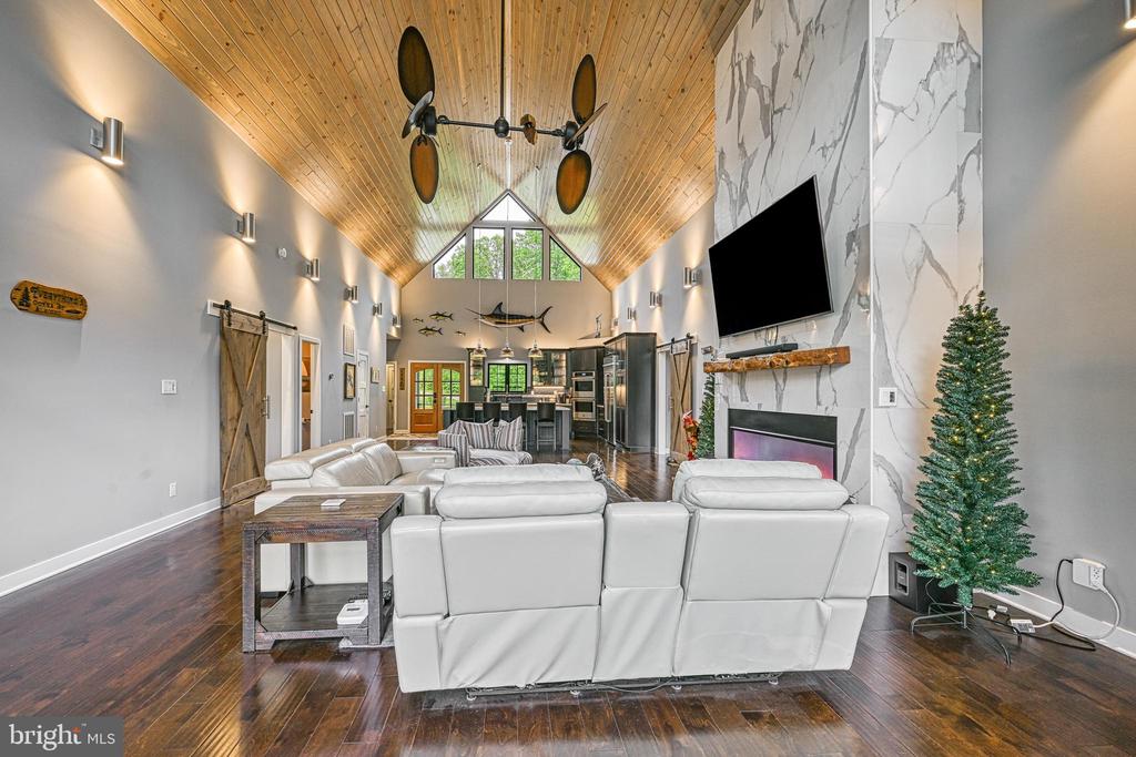 2 WOLFTRAP CT