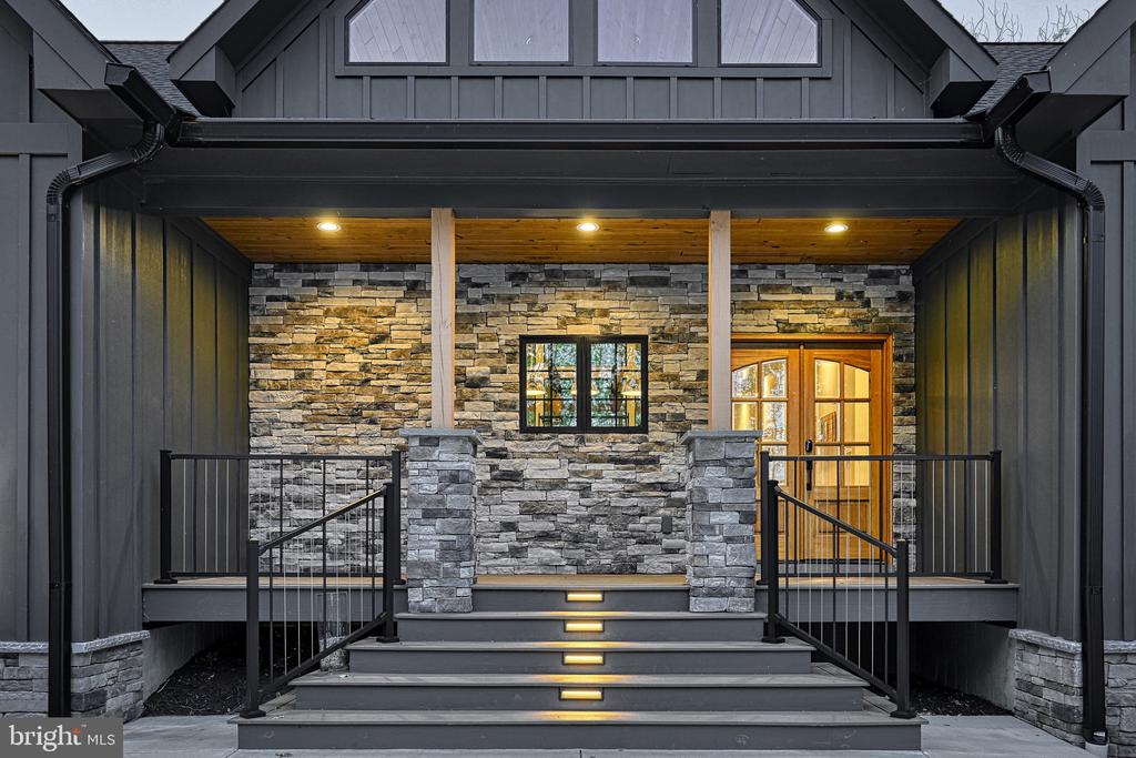 2 WOLFTRAP CT