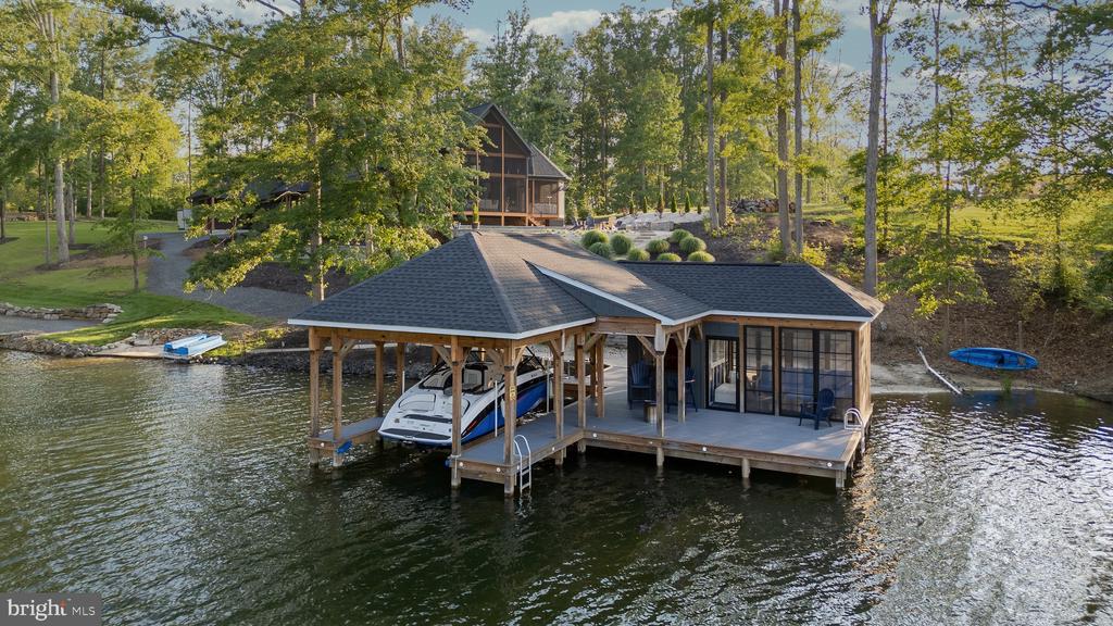 2 WOLFTRAP CT