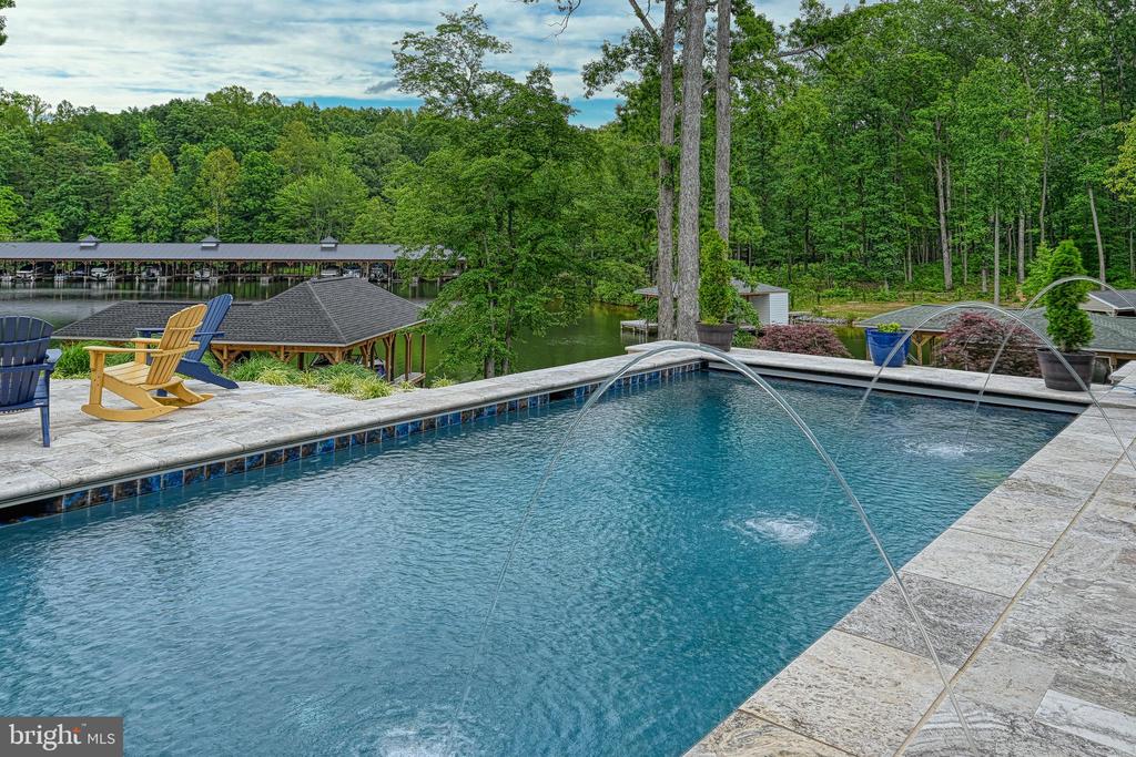 2 WOLFTRAP CT