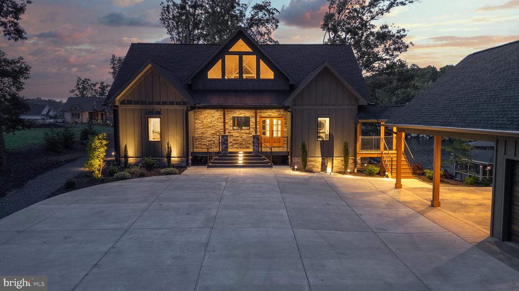 2 WOLFTRAP CT