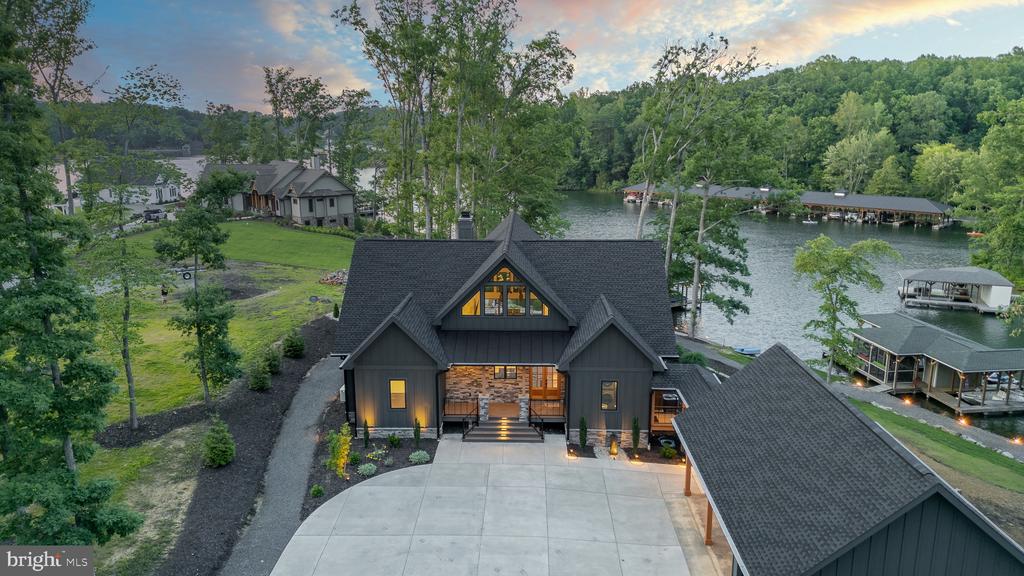 2 WOLFTRAP CT