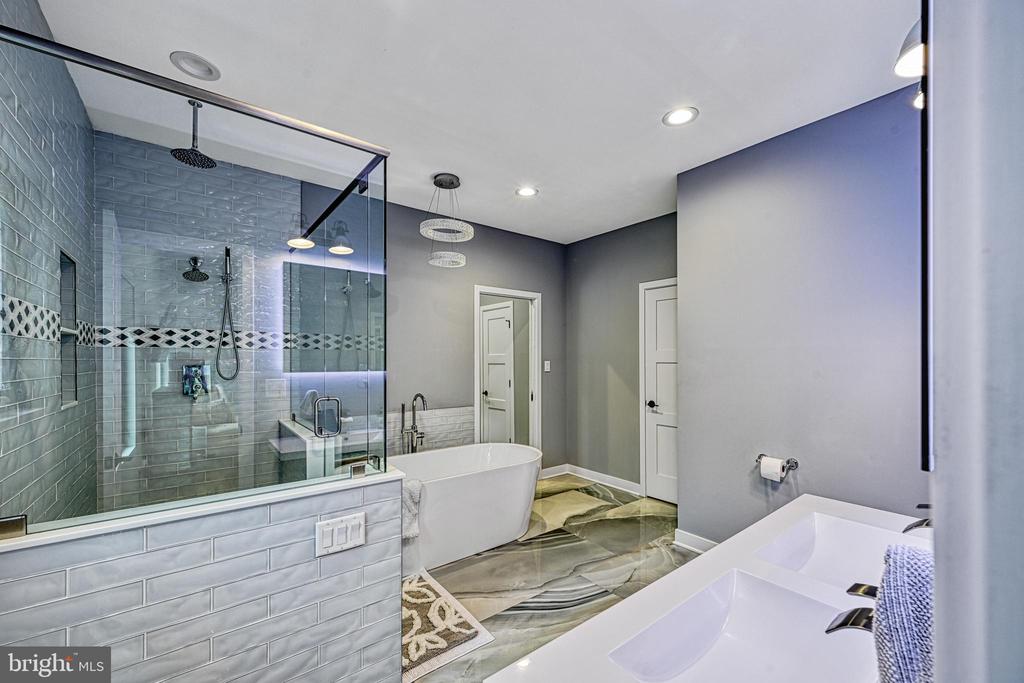 2 WOLFTRAP CT