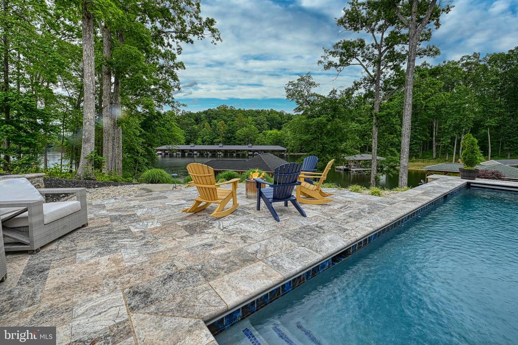 2 WOLFTRAP CT