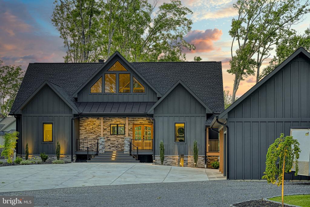 2 WOLFTRAP CT