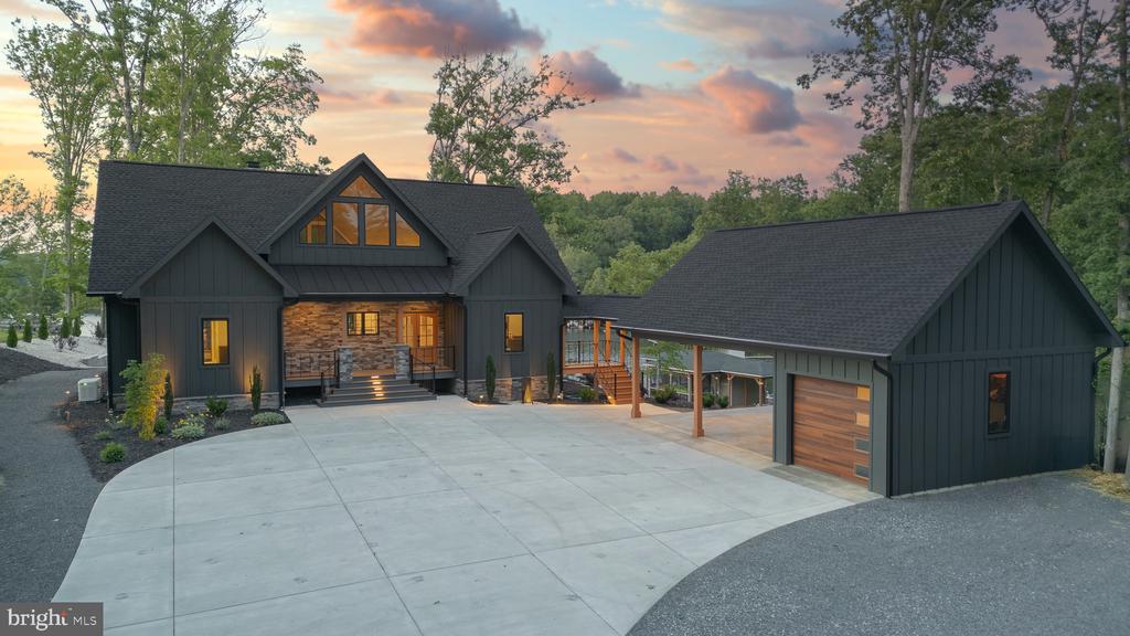 2 WOLFTRAP CT