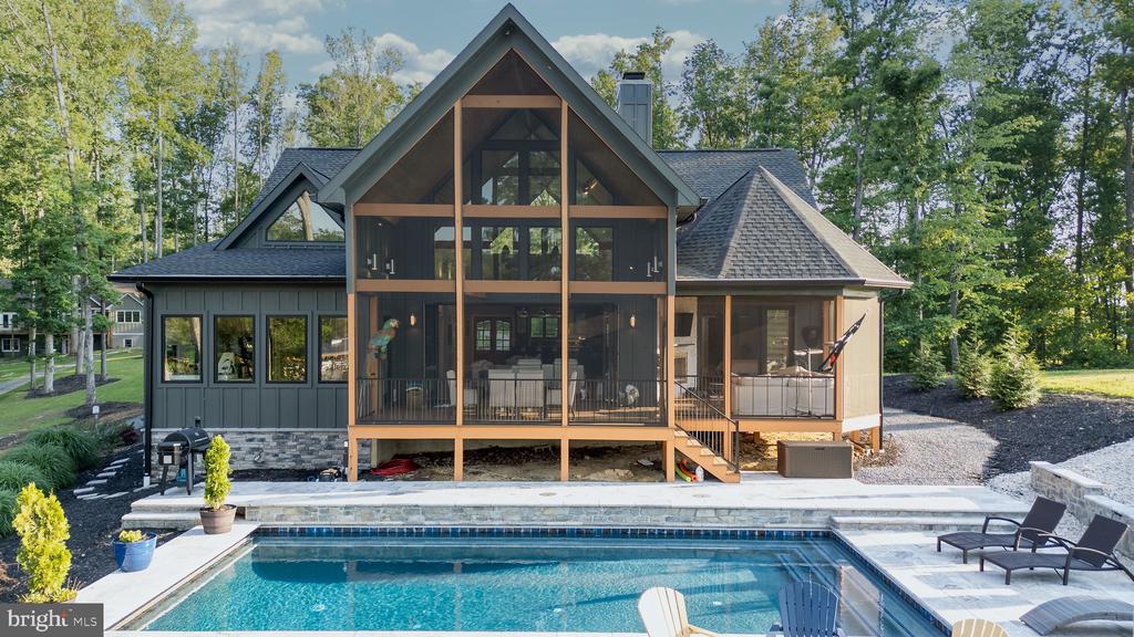 2 WOLFTRAP CT