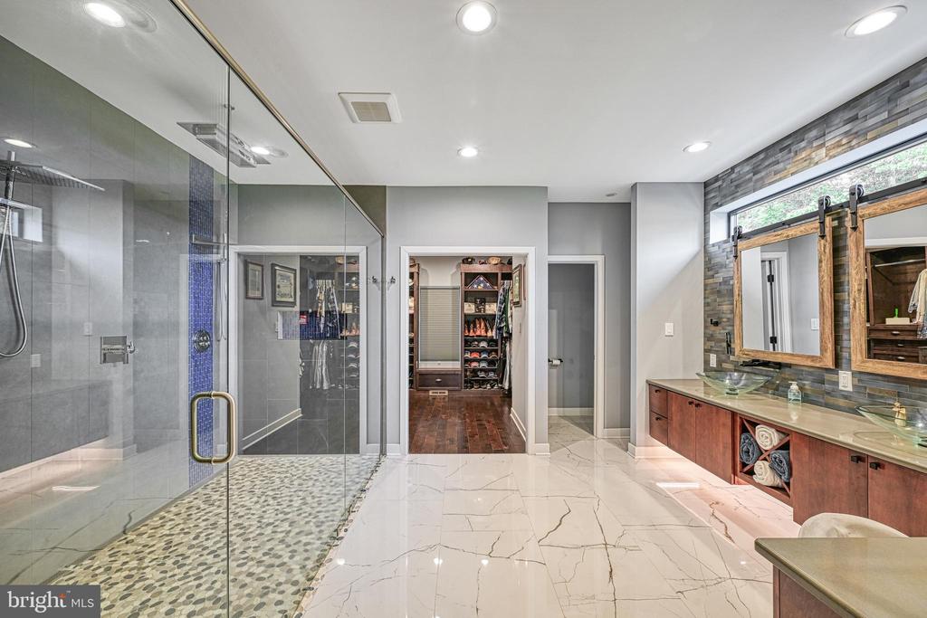 2 WOLFTRAP CT
