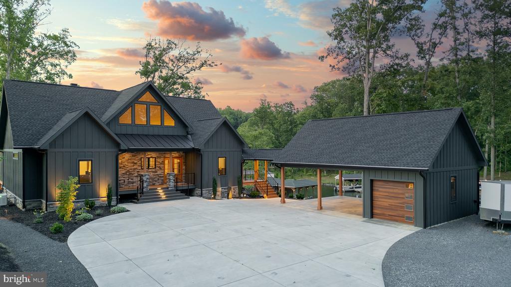 2 WOLFTRAP CT