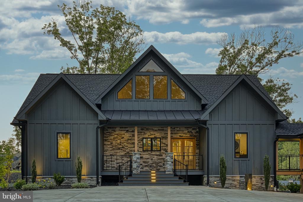 2 WOLFTRAP CT