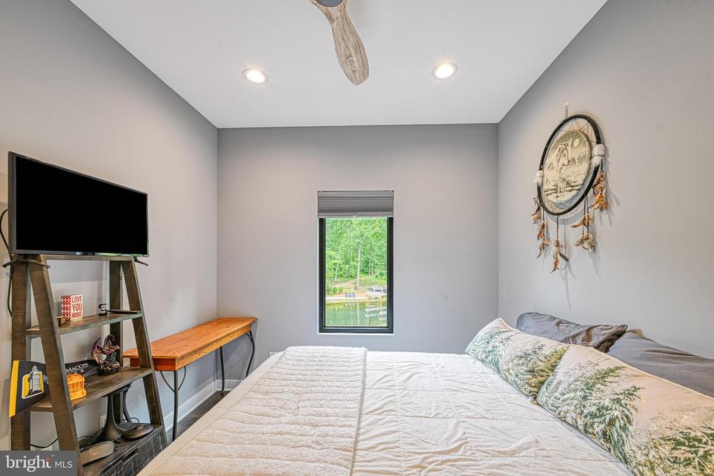 2 WOLFTRAP CT