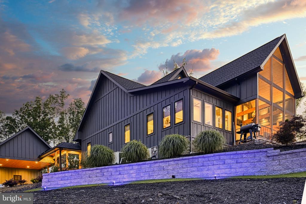 2 WOLFTRAP CT