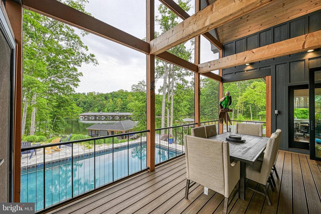 2 WOLFTRAP CT