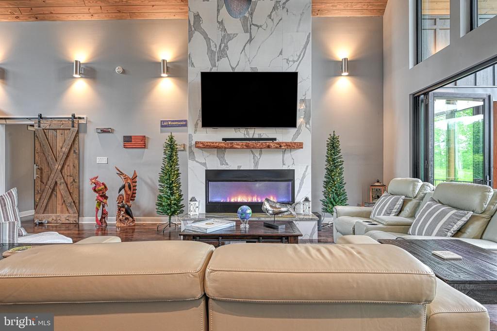2 WOLFTRAP CT