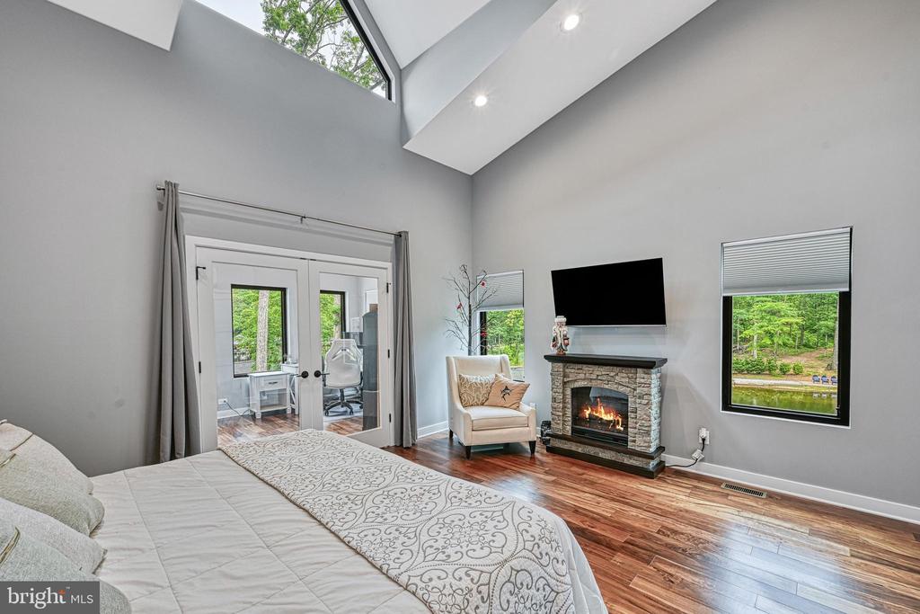 2 WOLFTRAP CT