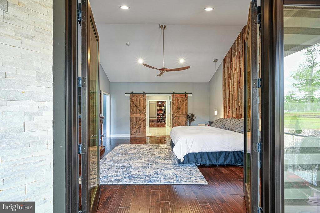 2 WOLFTRAP CT
