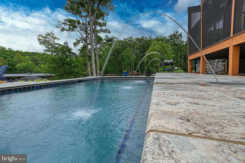 2 WOLFTRAP CT