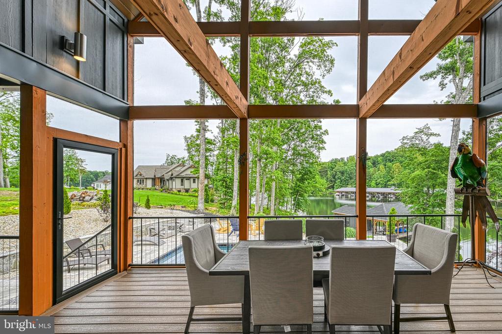 2 WOLFTRAP CT