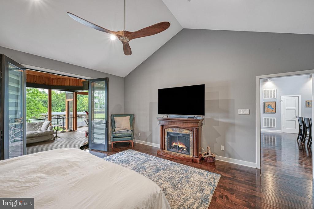 2 WOLFTRAP CT
