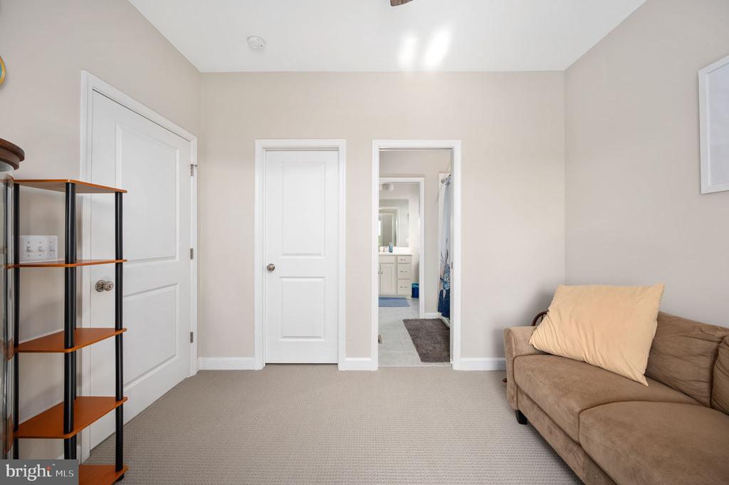 257 ROCK ISLAND RDG