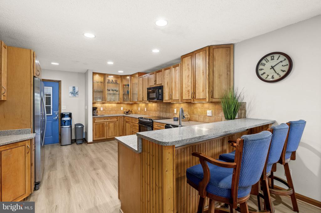 892 WINDWAY LANE
