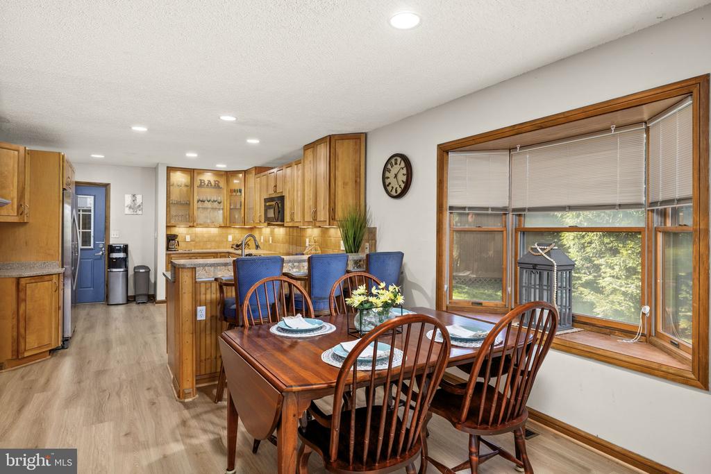 892 WINDWAY LANE