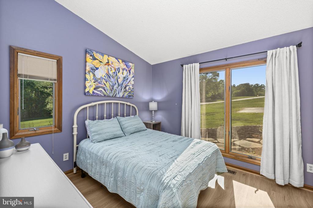 892 WINDWAY LANE
