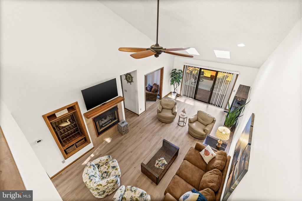 892 WINDWAY LANE