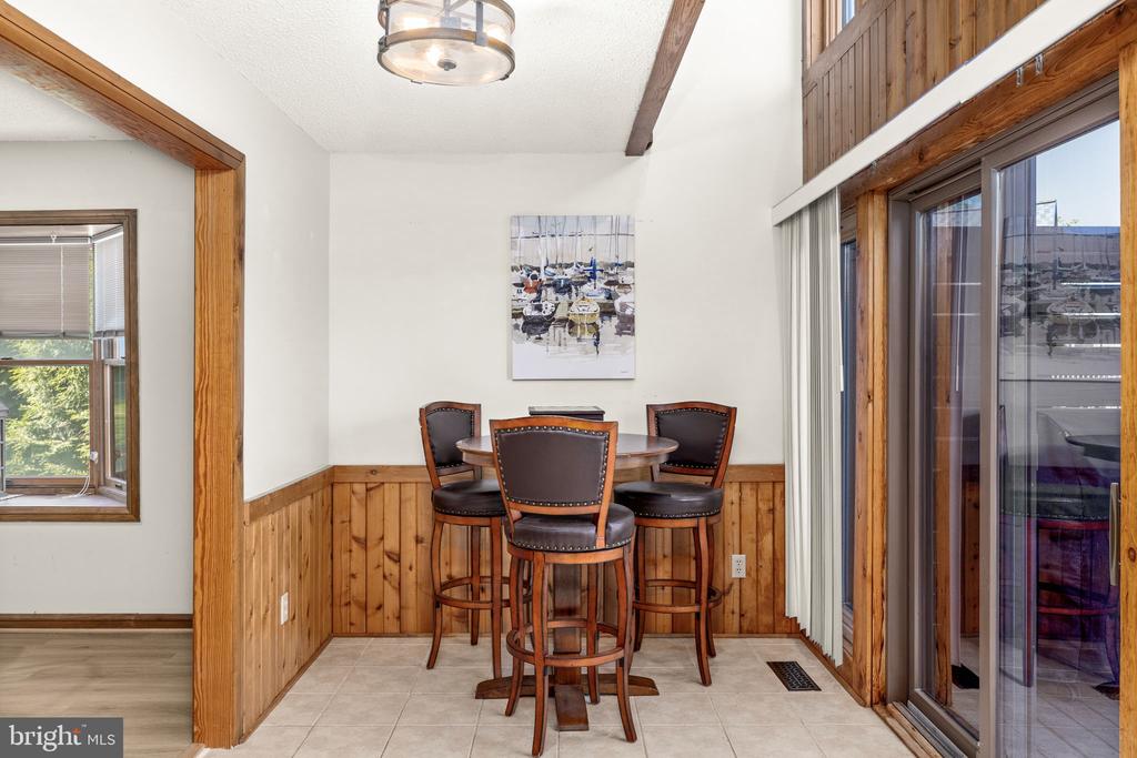 892 WINDWAY LANE