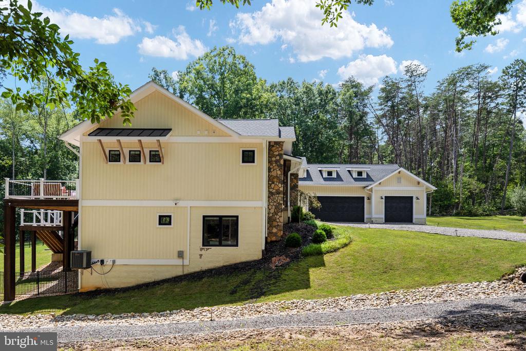 38 WALNUT HILL DRIVE