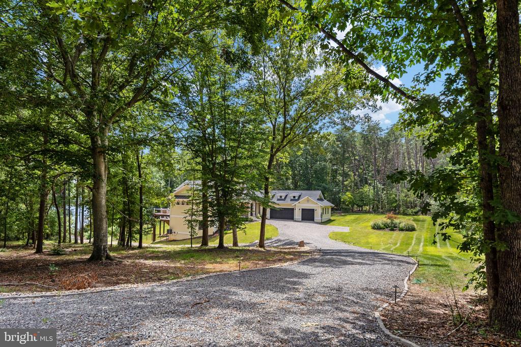 38 WALNUT HILL DRIVE
