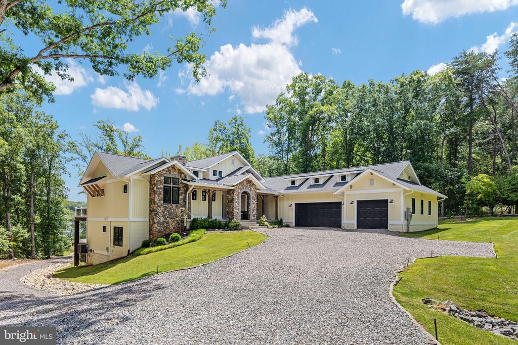 38 WALNUT HILL DRIVE