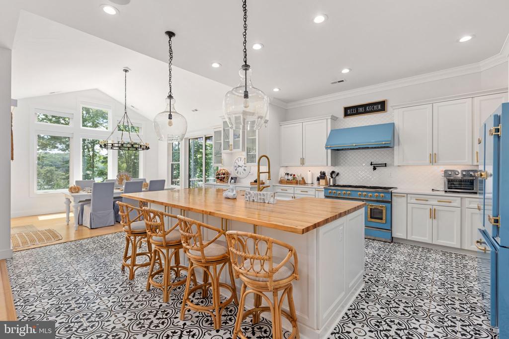38 WALNUT HILL DRIVE