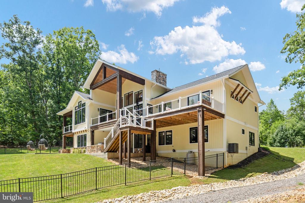 38 WALNUT HILL DRIVE