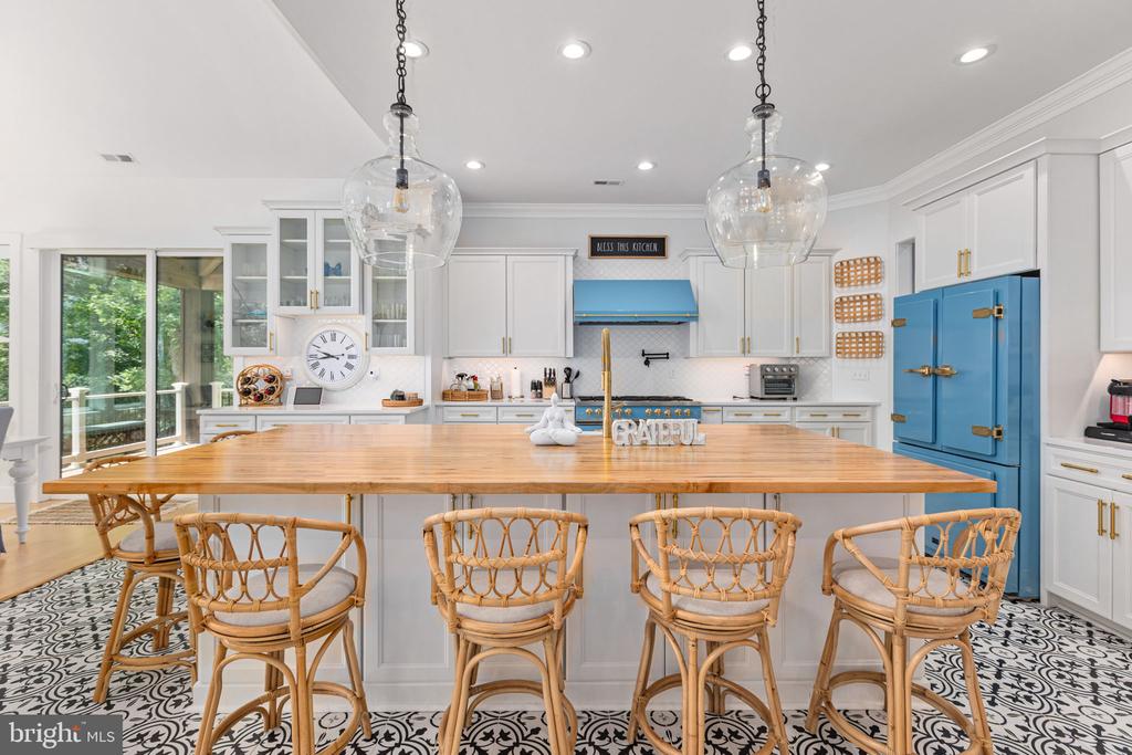 38 WALNUT HILL DRIVE